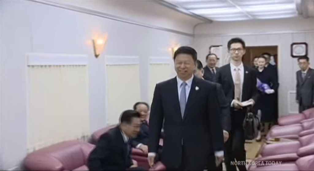 Hình ảnh hiếm hoi về chuyến đi Trung Quốc của ông Kim Jong Un